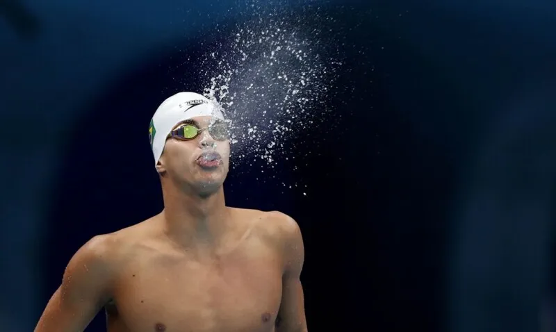 Guilherme Costa fica em último na final dos 800 metros livres