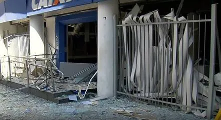 Agência bancária destruída em Vila Isabel