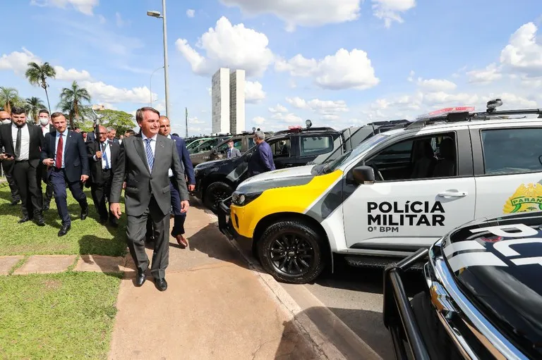 Foram entregues 230 viaturas, 225 óculos de visão noturna, 225 capacetes, 700 placas de proteção balística, 700 kits de atendimento pré-hospitalar tático e quatro binóculos que utilizam tecnologia térmica avançada