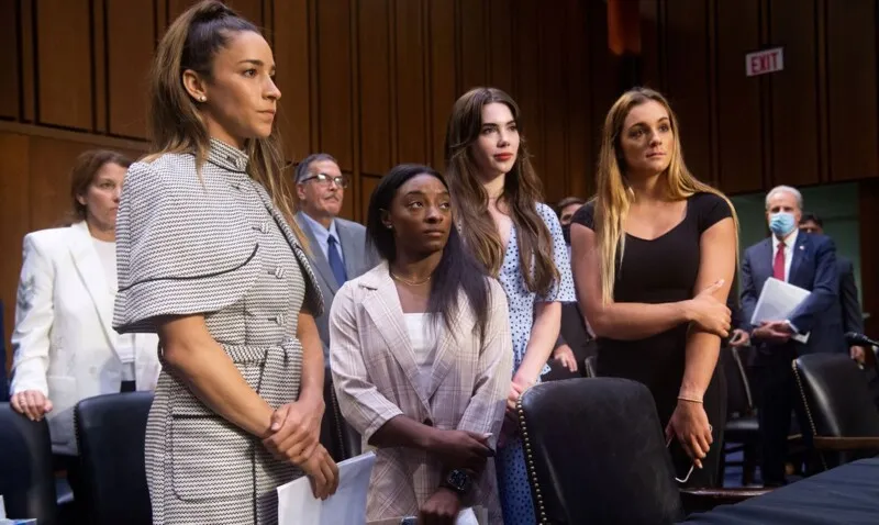 Mais de 330 meninas e mulheres relatam terem sido abusadas por Nassar