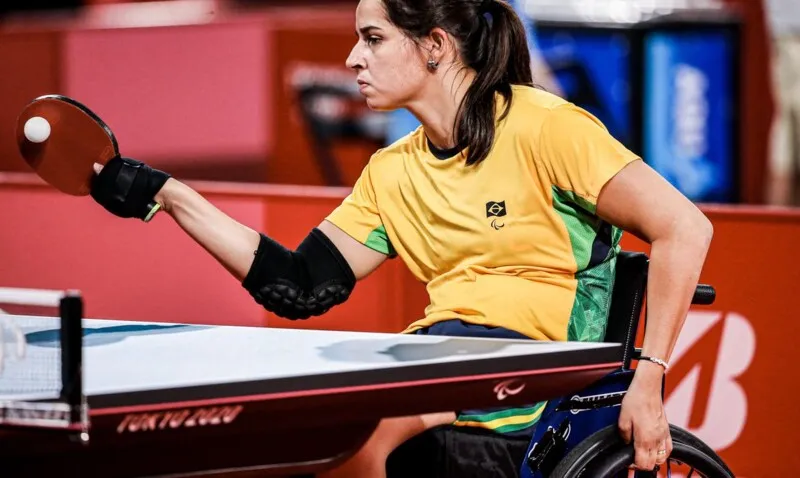 Cátia Oliveira bate a finlandesa Aino Topala por 3 sets a 1 em sua estreia pela classe S2 no tênis de mesa