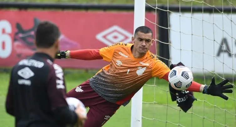Salário do goleiro será 3 vezes maior no Flamengo