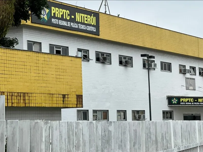 Corpo da vítima foi levado para o Instituto Médico Legal de Niterói 