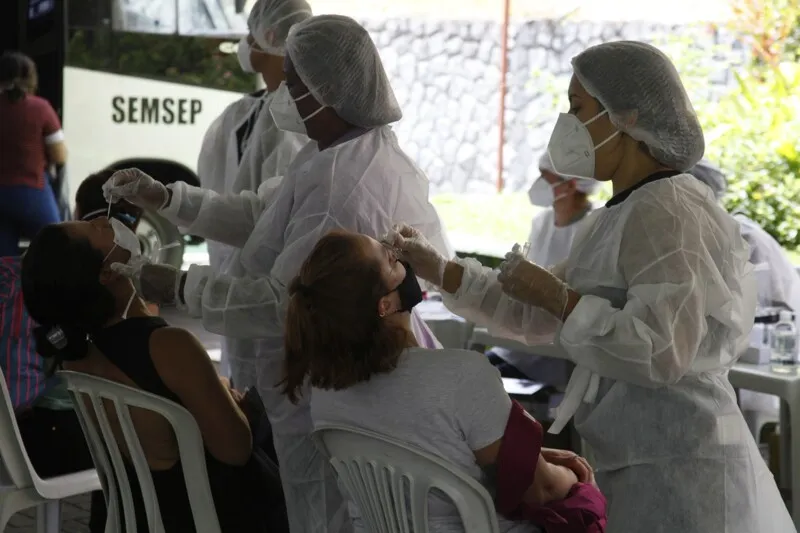 Município vai suspender vacinação contra a covid-19 no Carnaval