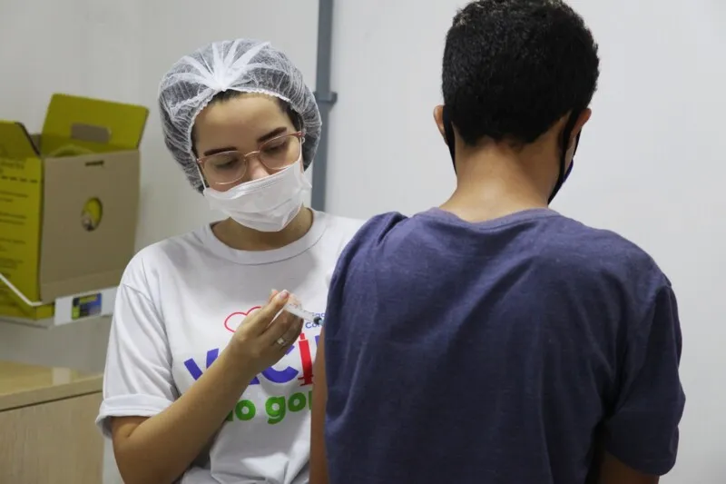 Vacinação contra covid-19 acontece nesta quarta-feira (3)