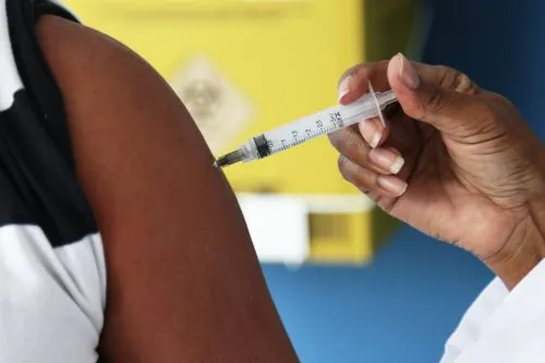 Em 24 horas, o ministério registrou 14,4 mil novos casos 
