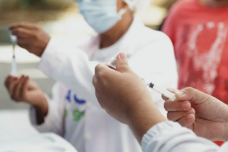 Município vacina crianças de 11 anos