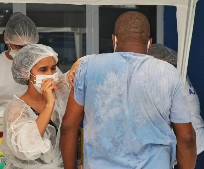 Município vacina população acima dos 5 anos