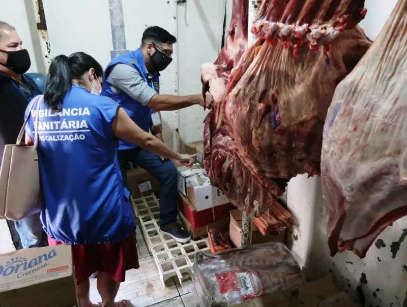 Diante de todas as irregularidades o local foi fechado. 