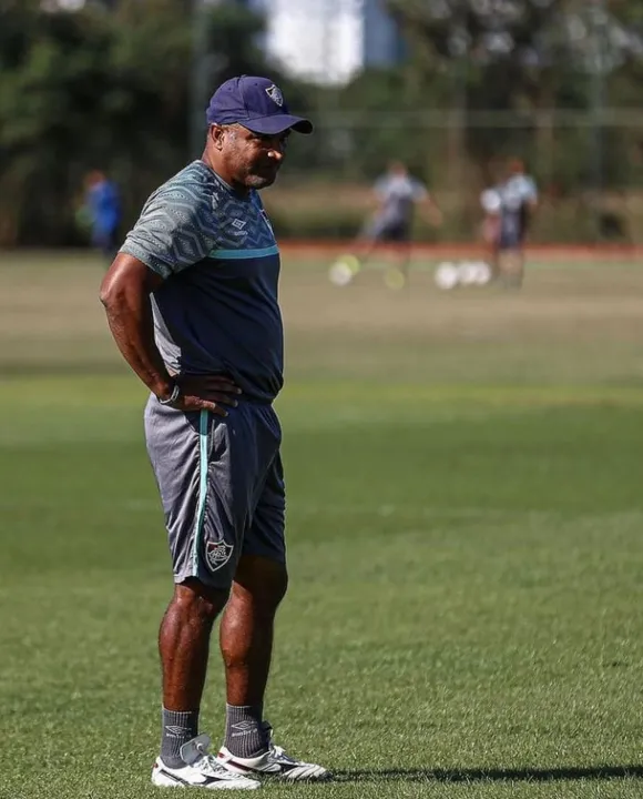 Treinador deixa o clube após 42 jogos