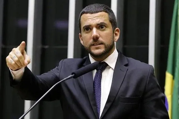 Jordy associou Felipe Neto ao atentado de Suzano (SP), em 2019