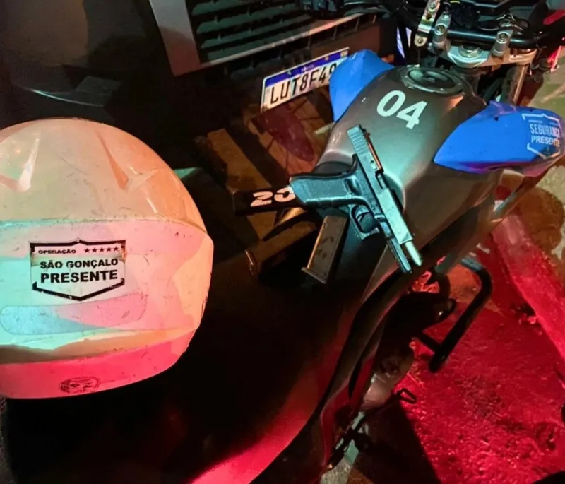 Uma arma foi apreendida 