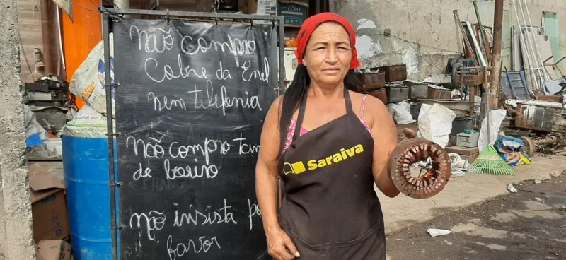 Mery é dona de uma reciclagem no Engenho do Roçado, em São Gonçalo