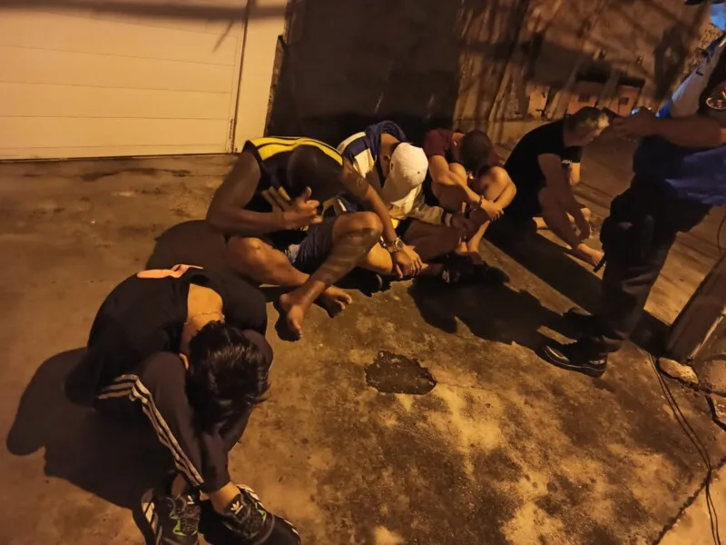 Cinco pessoas foram presas 