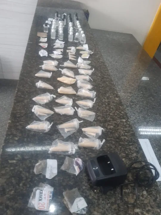 São Gonçalo Presente apreende grande quantidade de drogas. 