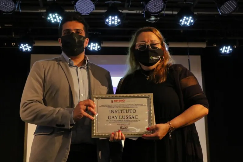 O Instituto GayLussac adotou as Direitos Humanos em seu ano letivo.