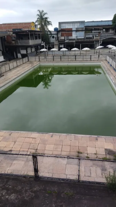 Situação da piscina do clube se encontra crítica, dizem ex frequentadores 