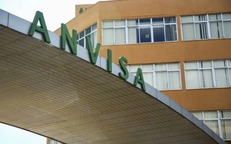 Agência também fez recomendação de quarentena após desembarque no Brasil