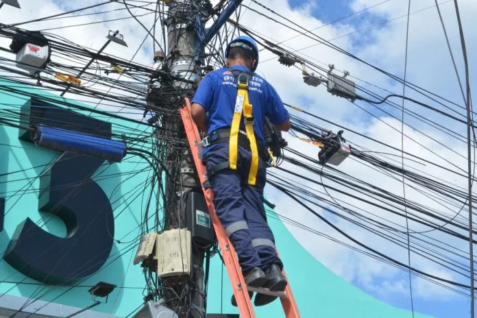 A previsão é que até o fim de dezembro, todos os cabos já tenham sido reordenados