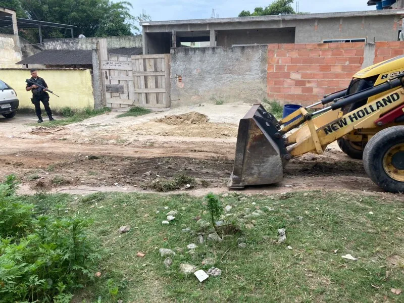 Policiais retiraram barricadas da área dominada por criminosos