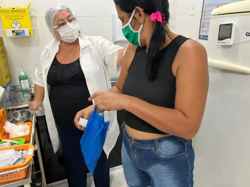 Gonçalenses procuram postos de saúde para se vacinarem contra a gripe