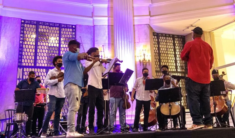 Orquestra da Grota se apresenta neste sábado (12) em Niterói