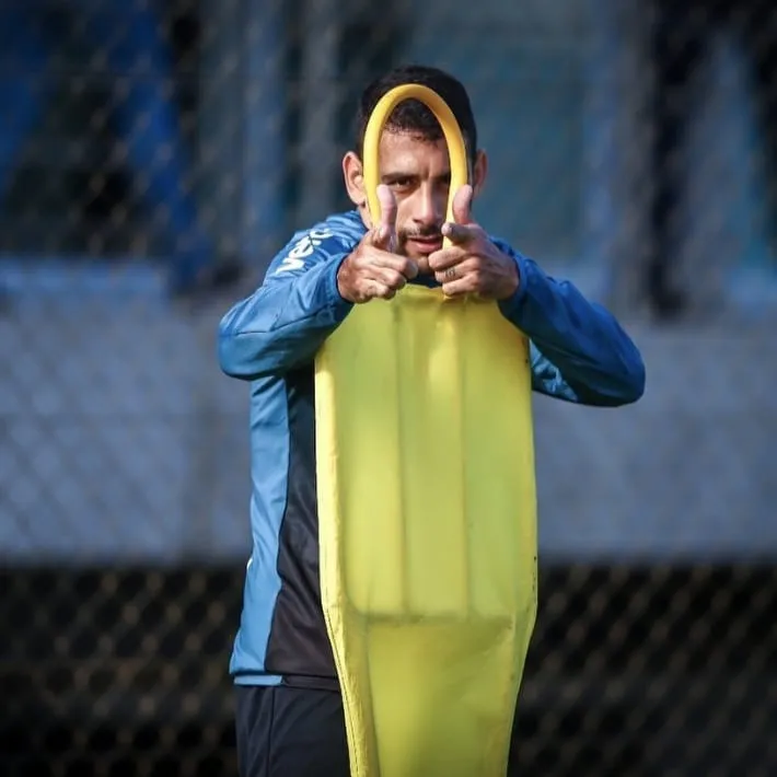 Diego Souza em treino com o elenco do Grêmio na temporada passada