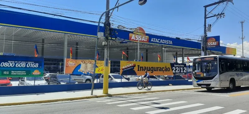 Novo mercado fica localizado onde funcionava a antiga fábrica Coqueiro