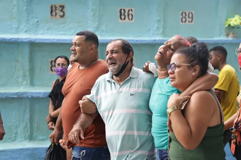 Pais do jovem seguem sem acreditar na morto do filho de apenas 19 anos