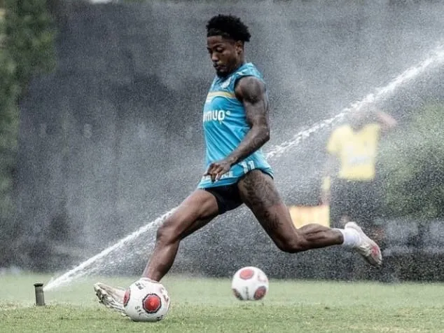 Marinho, atacante do Santos
