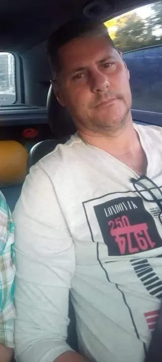 André Luiz é motorista de aplicativo e gerencia um trailer de lanches no período da noite