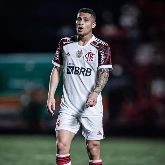 João Gomes em partida pelo Flamengo na temporada passada