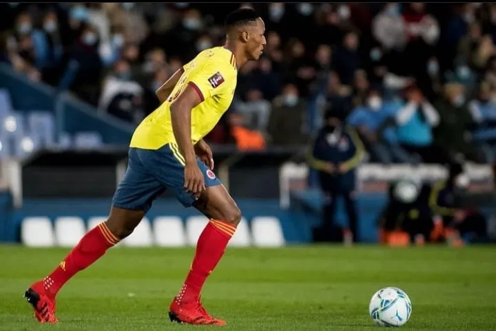 Yerry Mina em partida pela seleção colombiana