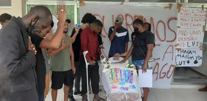 Familiares utilizaram a caixa de balas como símbolo de protesto contra a morte de Hyago