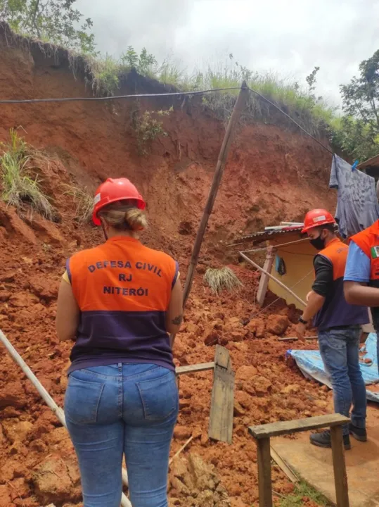 Equipe é formada por especialistas em mapeamento de encostas e de grandes áreas sujeitas a deslizamentos