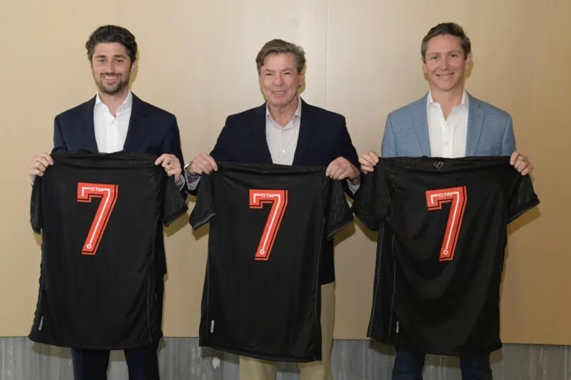 Vasco fecha acordo para se tornar clube-empresa