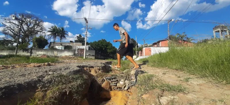 Algumas das ruas estão totalmente intransitáveis