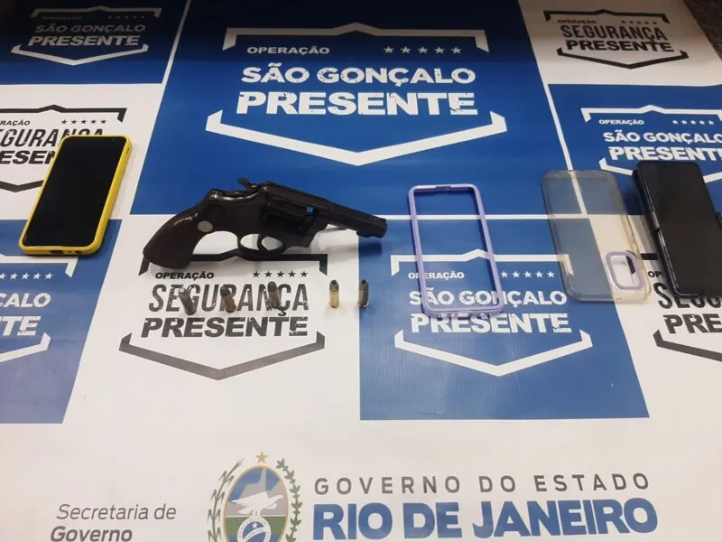 Os criminosos estavam armados