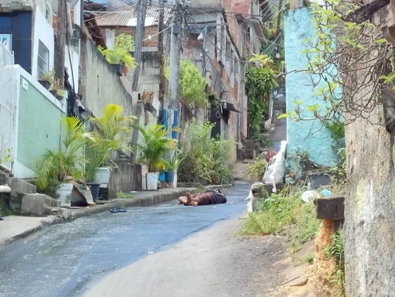 Suspeitos foram baleados em troca de tiros com a PM