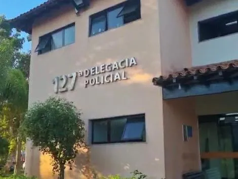 Contra ele foi cumprido um mandado de prisão temporária expedido pela Justiça