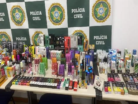 Produtos ilegais estavam foram avaliados em R$ 100 mil