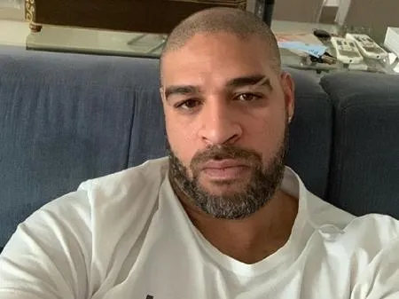 Adriano é um ex-atleta do Flamengo