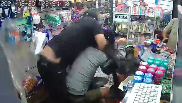 O caso assustou quem passava pelo local