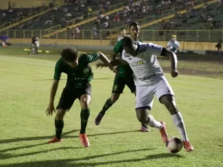 Alvinegro foi eliminado ao perder por por 1 a 0