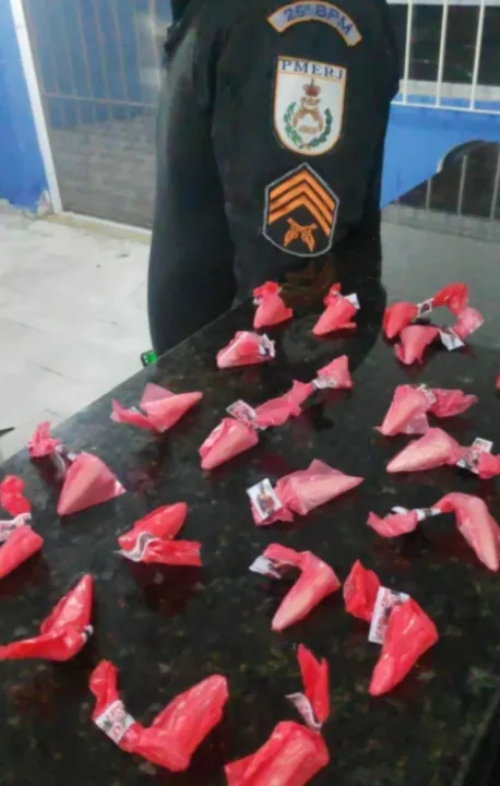A jovem e o material foram encaminhados para a 132ª DP