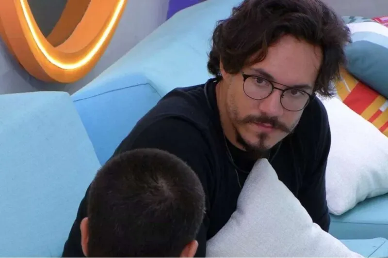 Eliezer teve fotos íntimas suas vazadas na internet