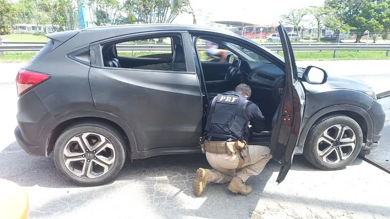 O fato ocorreu na BR-101, no município de São Gonçalo, por volta das 12:50 h