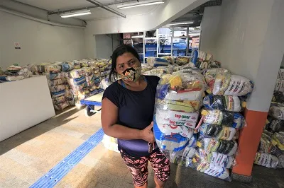 Para a retirada das cestas, o uso da máscara é obrigatório