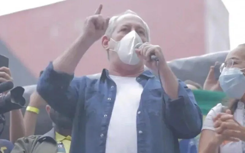Ciro Gomes na manifestação deste sábado (2)