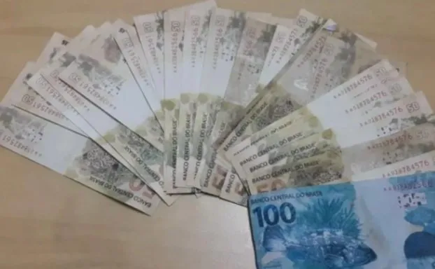 Ao todo, as notas falsas somavam R$ 1 mil